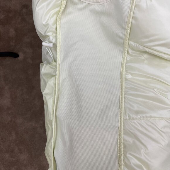 Fabletics Elliot Puffer Vest Size: L - Picture 10 of 10